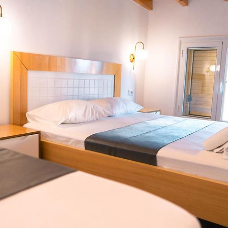 Vila Anxhelo Vlorë Екстериор снимка