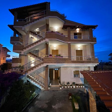Vila Anxhelo Vlorë Екстериор снимка