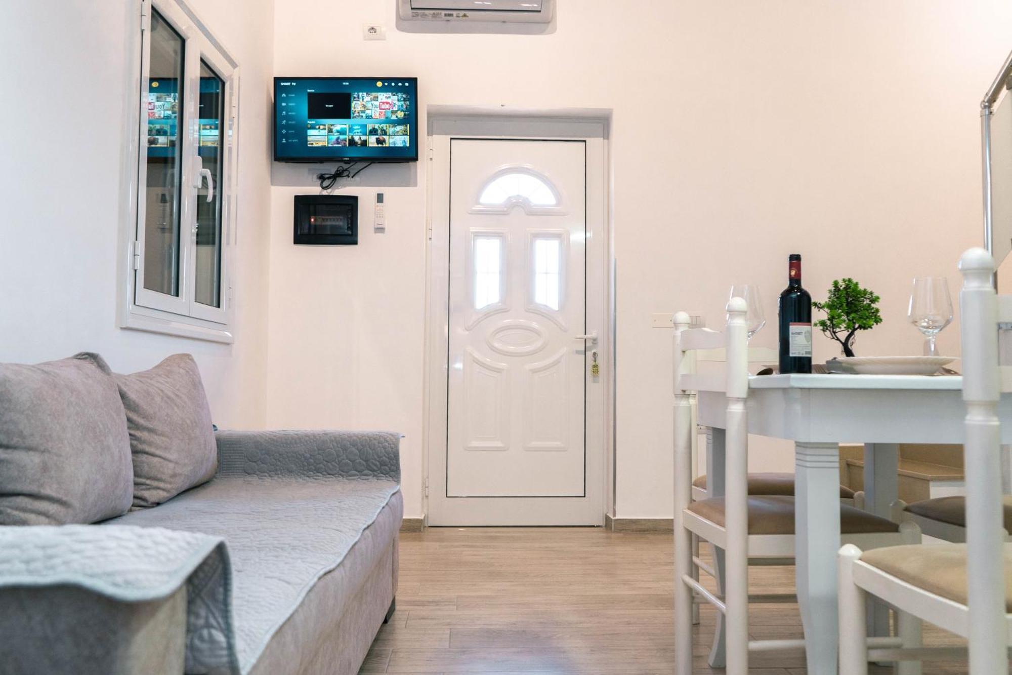 Vila Anxhelo Vlorë Екстериор снимка