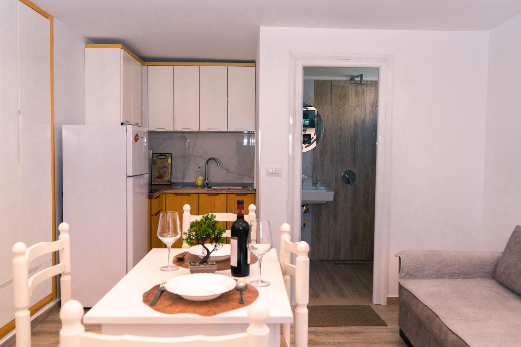 Vila Anxhelo Vlorë Екстериор снимка