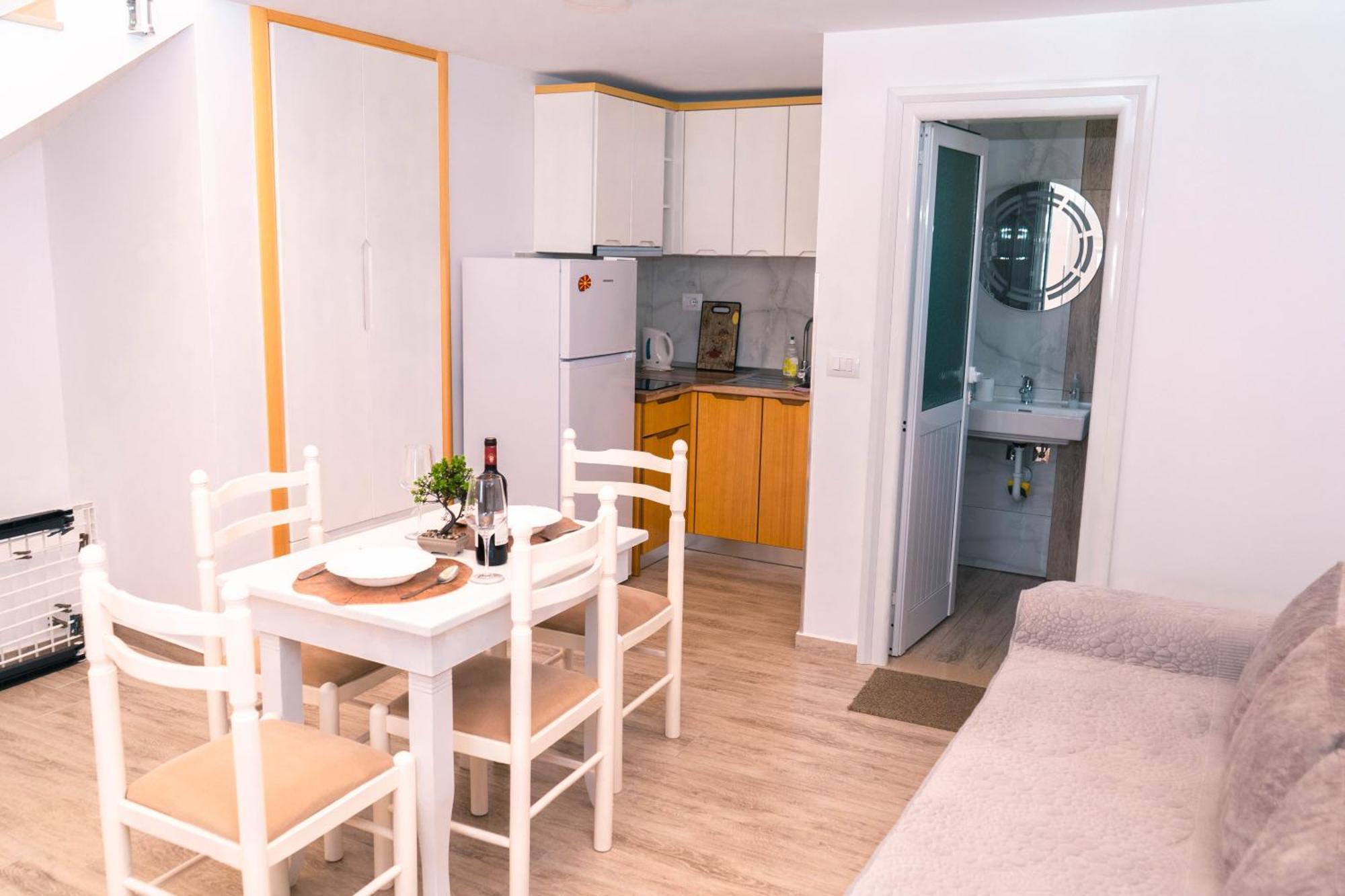 Vila Anxhelo Vlorë Екстериор снимка