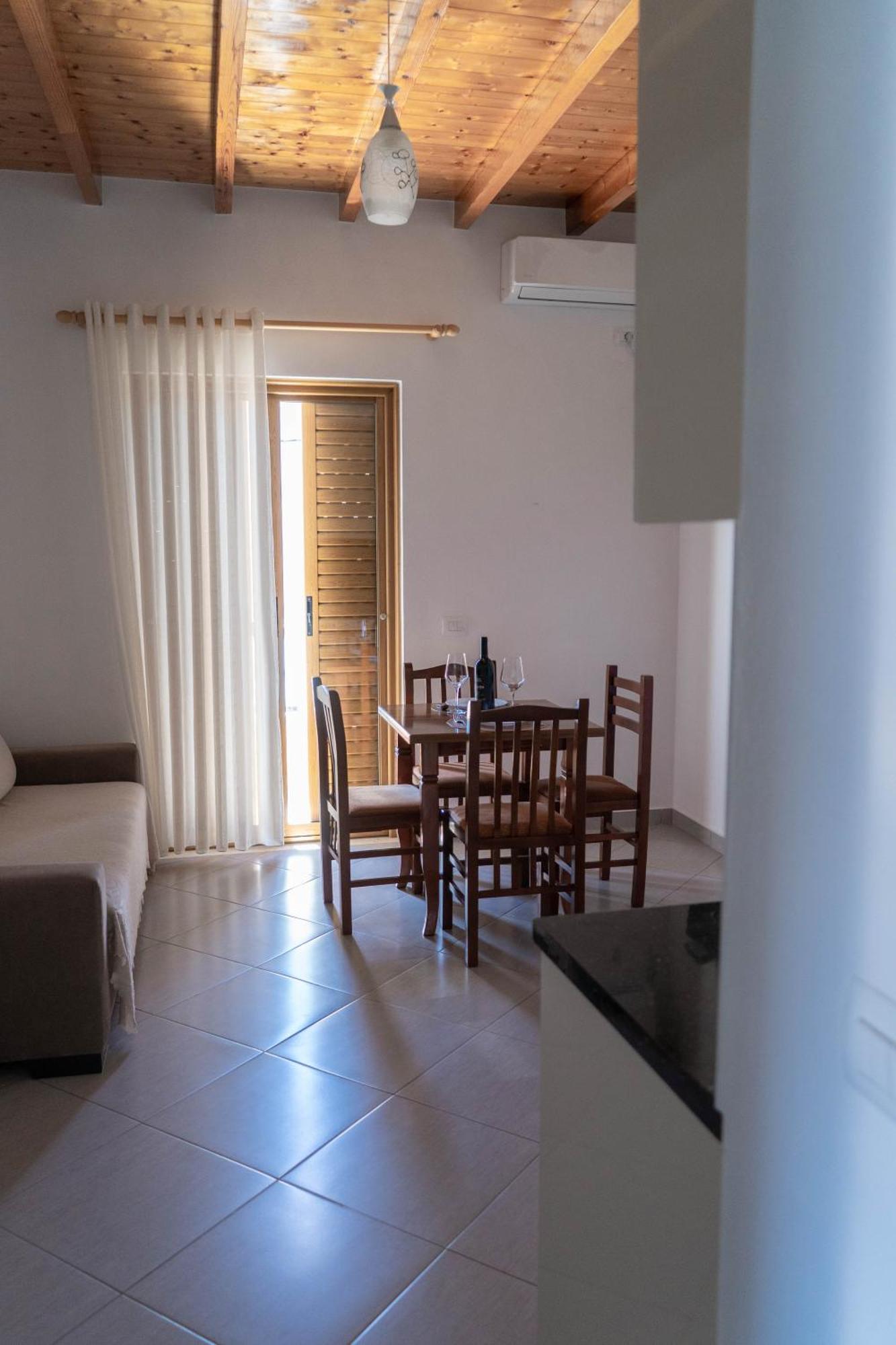 Vila Anxhelo Vlorë Екстериор снимка