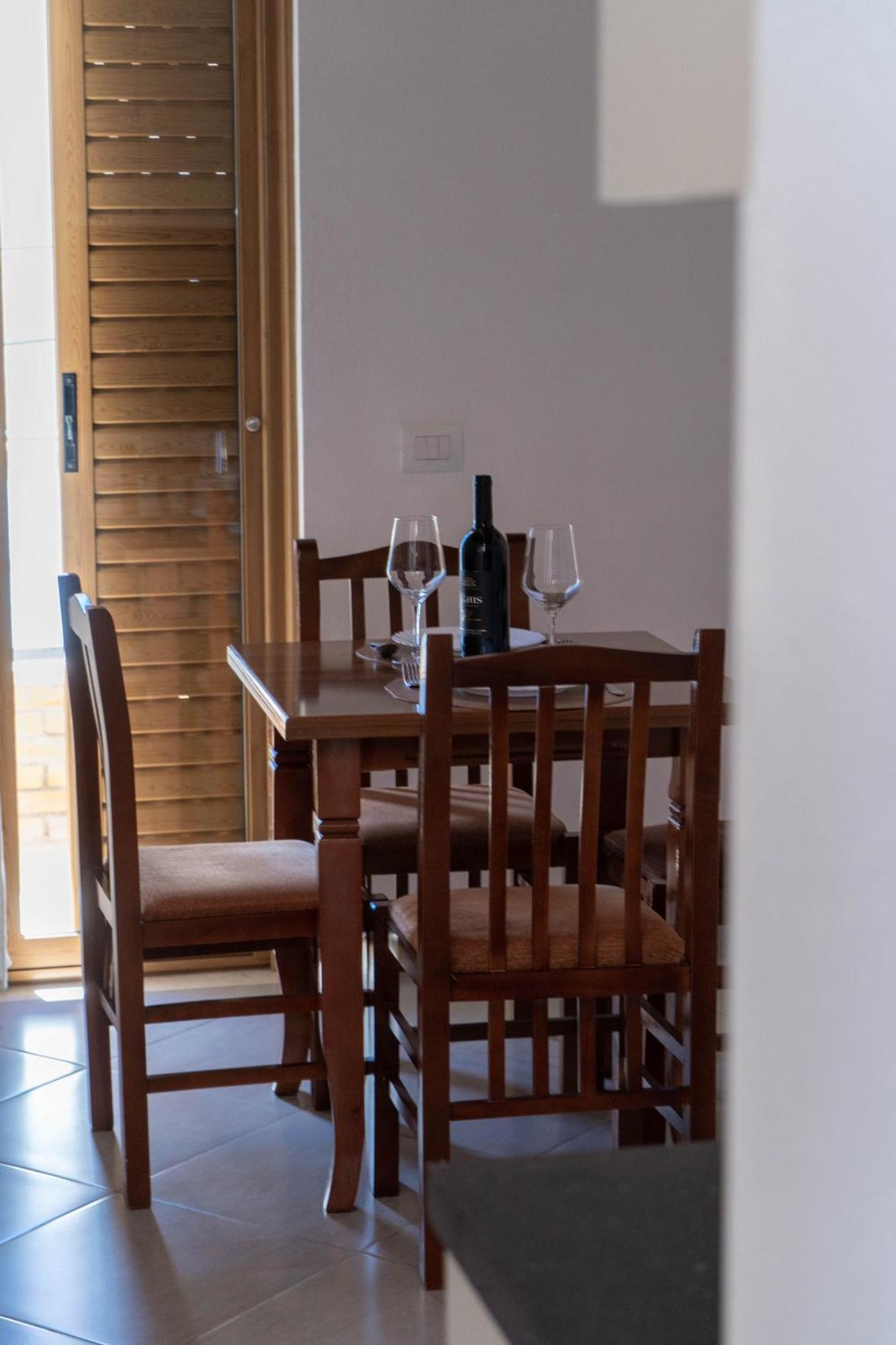 Vila Anxhelo Vlorë Екстериор снимка
