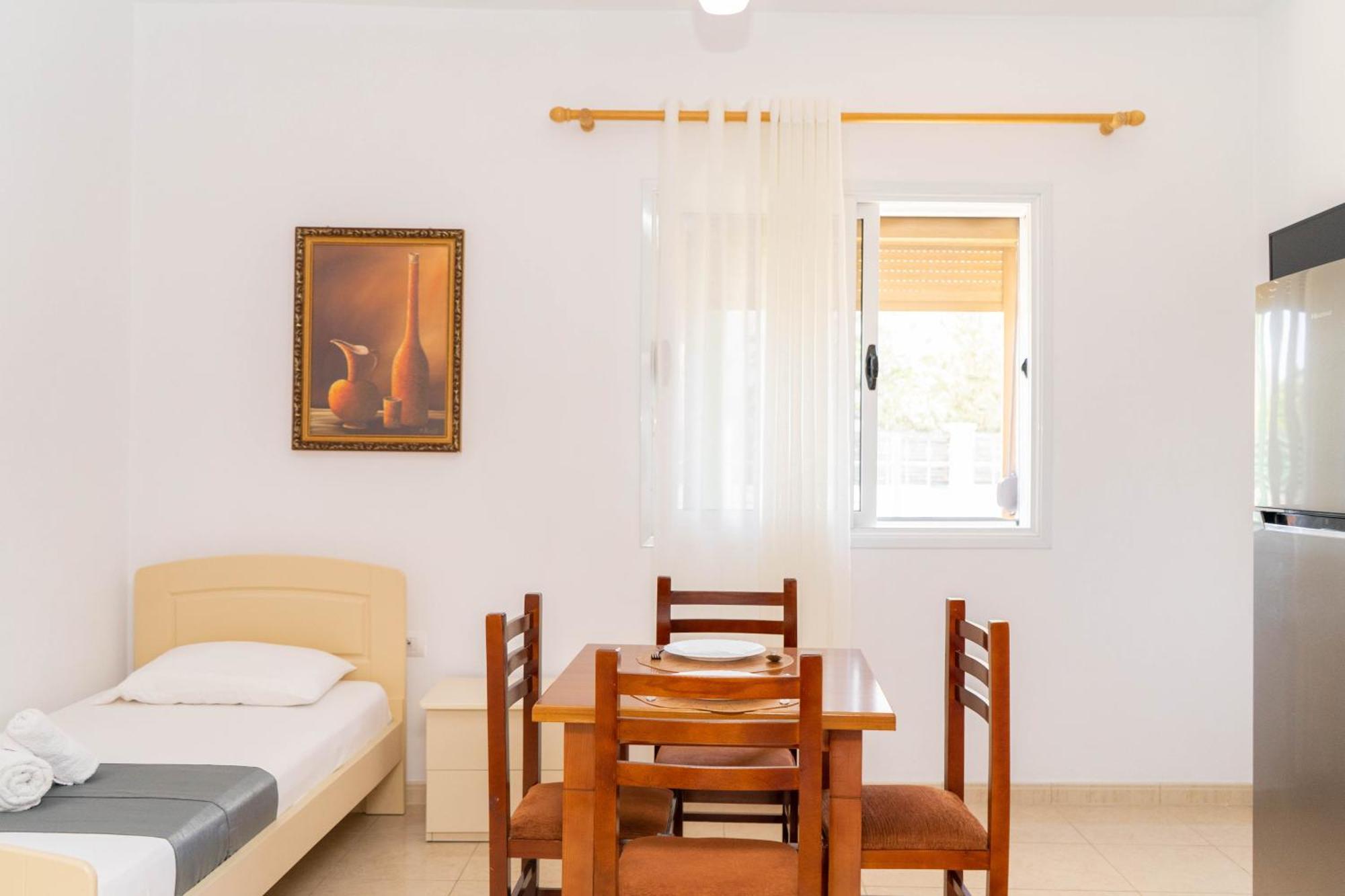 Vila Anxhelo Vlorë Екстериор снимка