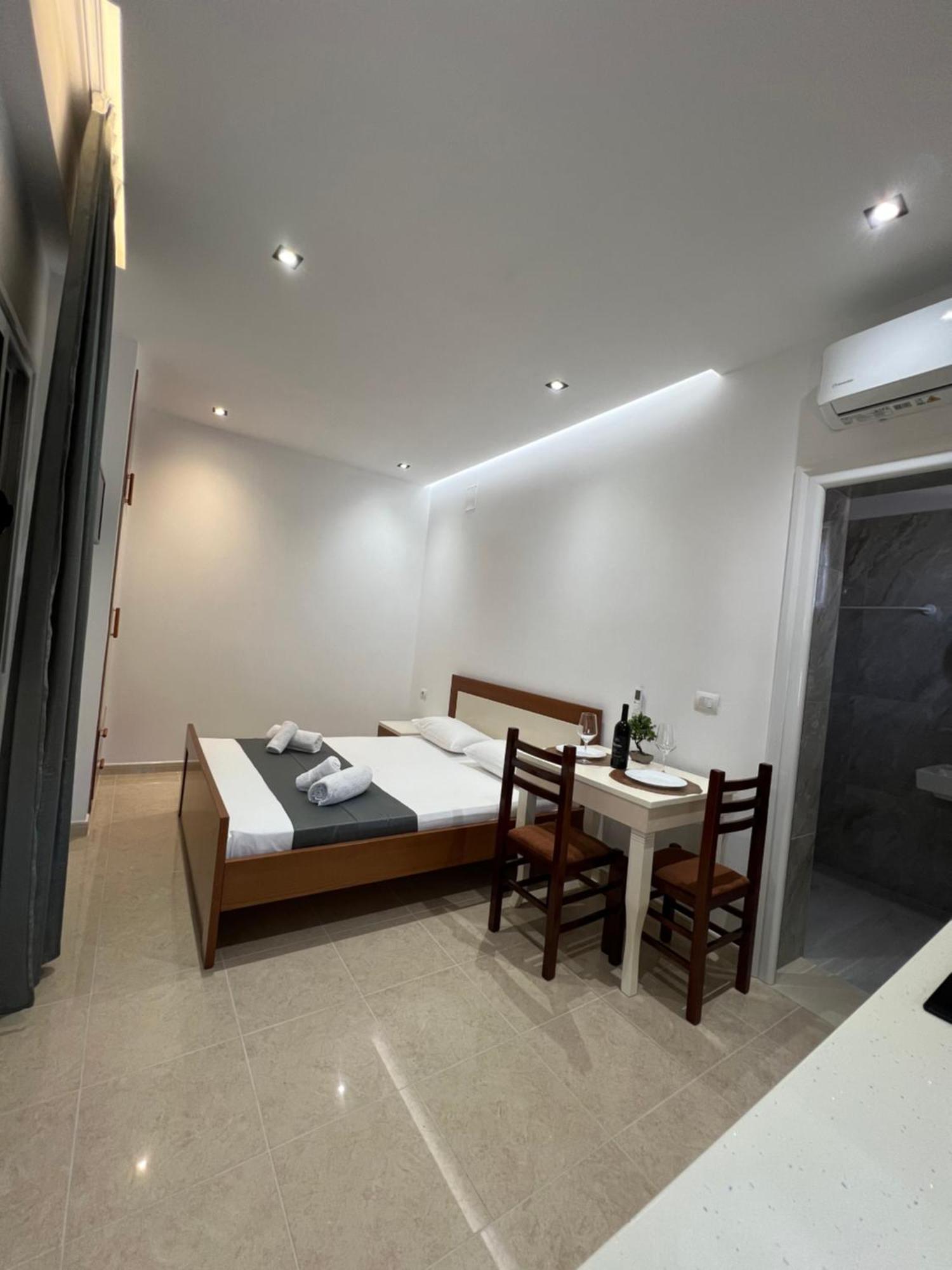 Vila Anxhelo Vlorë Екстериор снимка