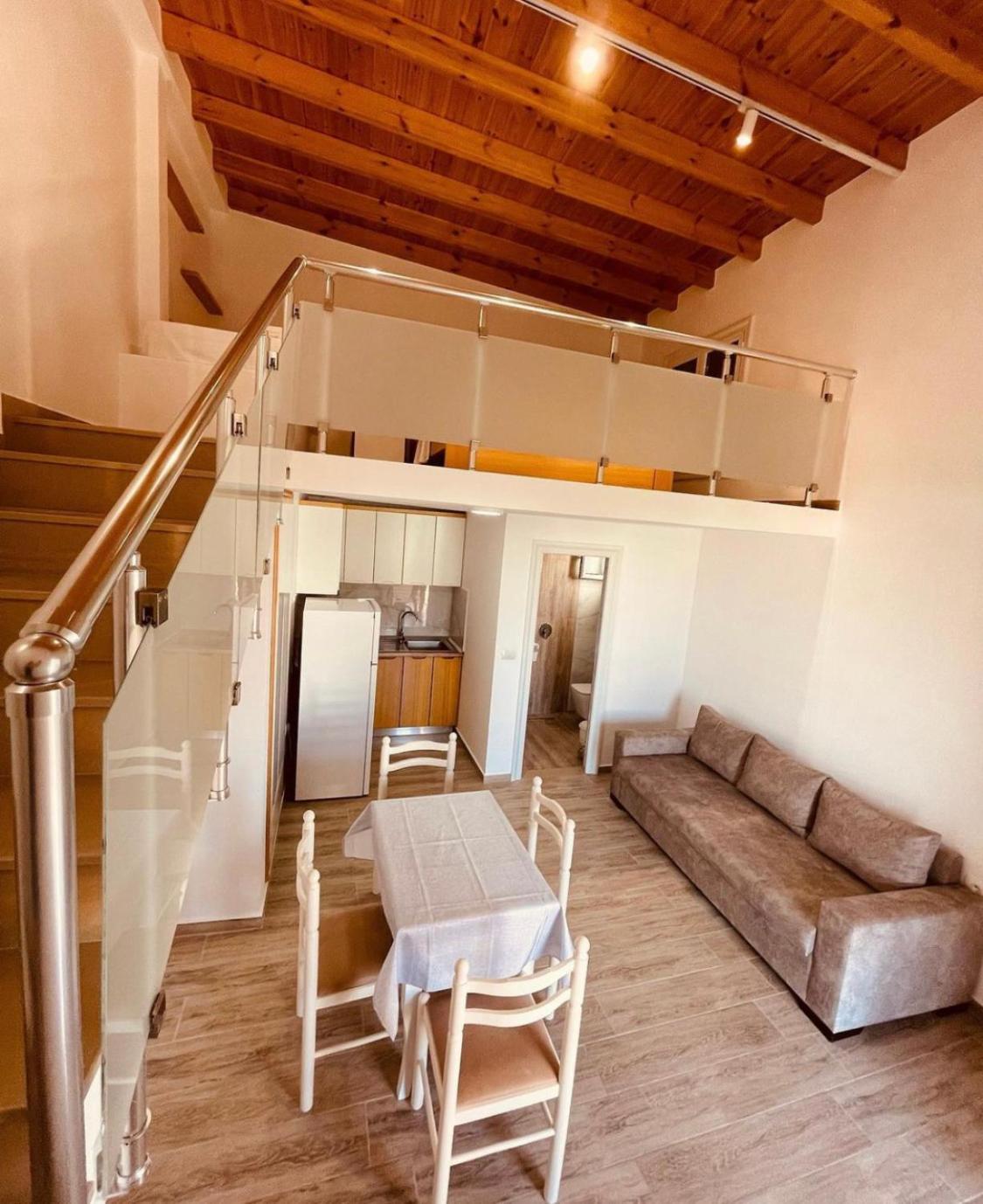 Vila Anxhelo Vlorë Екстериор снимка