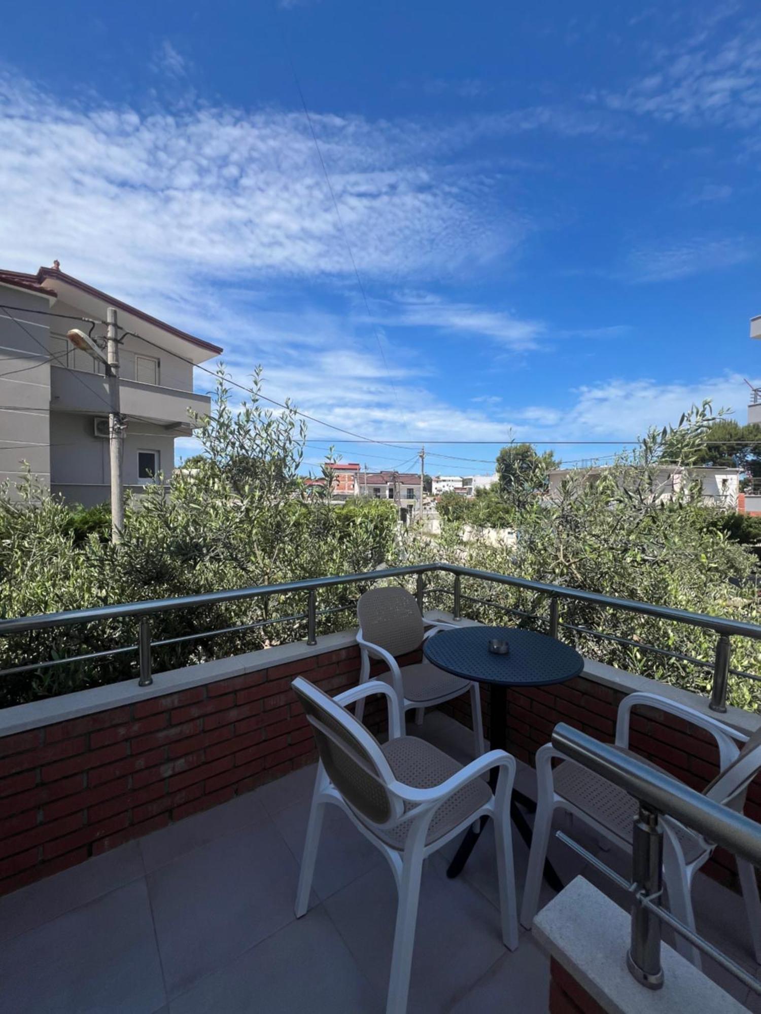 Vila Anxhelo Vlorë Екстериор снимка