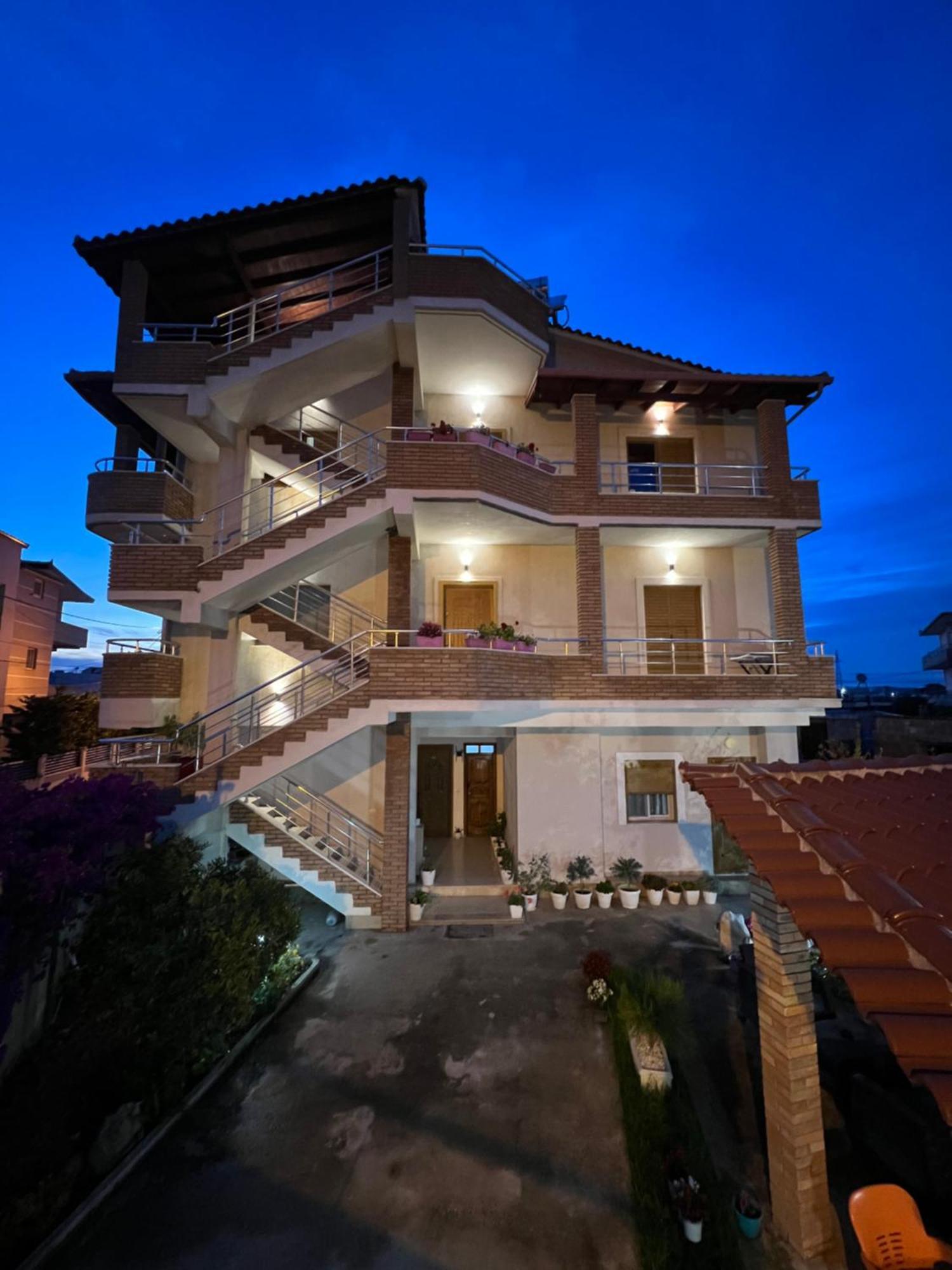 Vila Anxhelo Vlorë Екстериор снимка